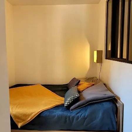 Les Orchidees Apartment